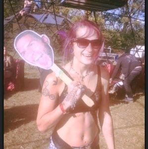 Meet your Posher, Rhea